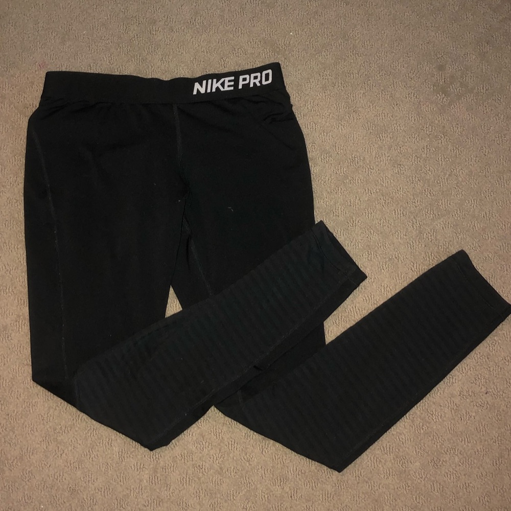 Girls black Nike leggings